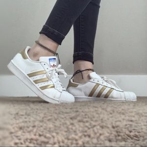 GOLD ADIDAS SUPERSTAR SNEAKERS🤩✨
